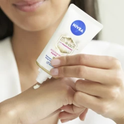 NIVEA Luminous Anti-Pigmentflecken Hochwirksame Hand Creme LSF15 -Pflegeprodukte MAM 9306068 SHOP IMAGE 1.4
